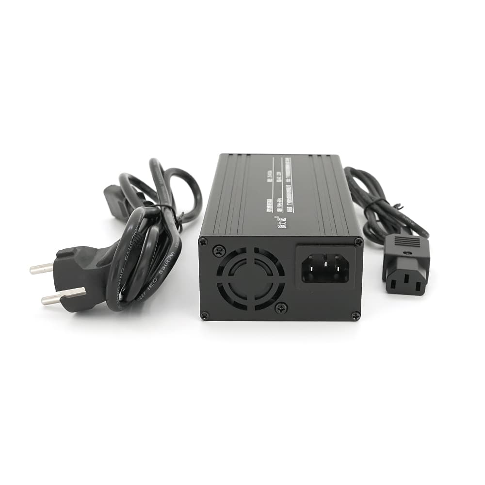 Зарядний пристрій для акумуляторів Li-ion 24V(29,4V),7S,10A, LED-індикація, 137x90x50mm
